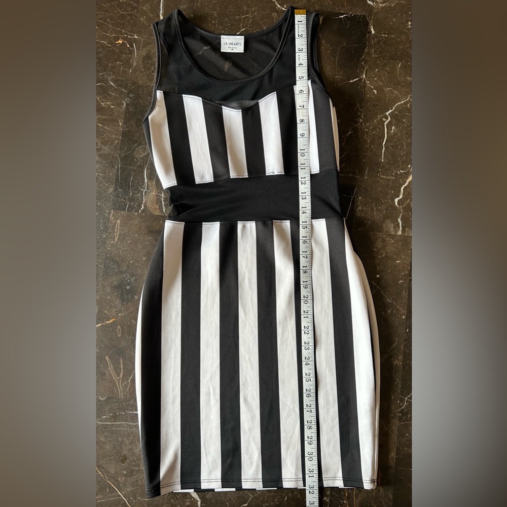 Dress - Picture 6 of 6